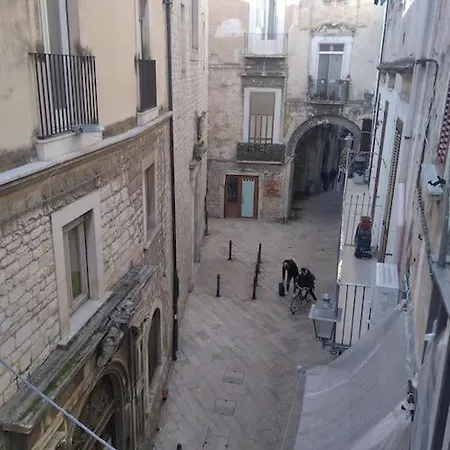 בית נופש Indipendent House In The Old Town בארי